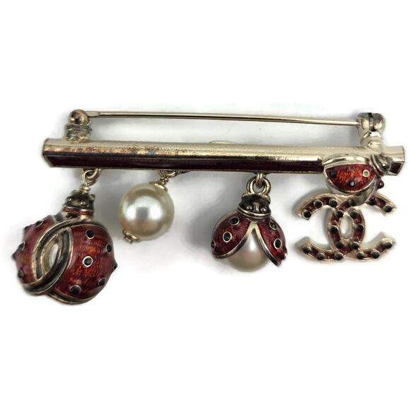 Chanel Gold Enamel Ladybug & Pearl Dangling Brooch A97981 Z5712 Spring 2018 VTG - Picture 4 of 16